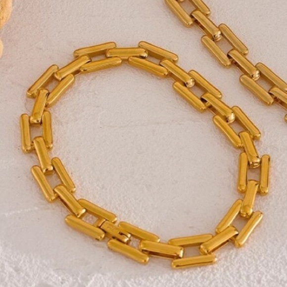 New 18k gold plated square cuban link chain bracelet - Picture 3 of 12